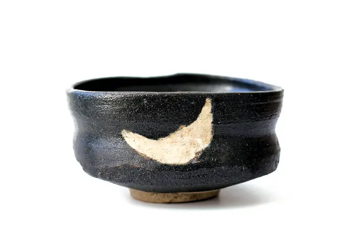 Mino Kuro-Oribe Chawan, Foto: Peter Pilz